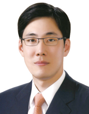 김지만